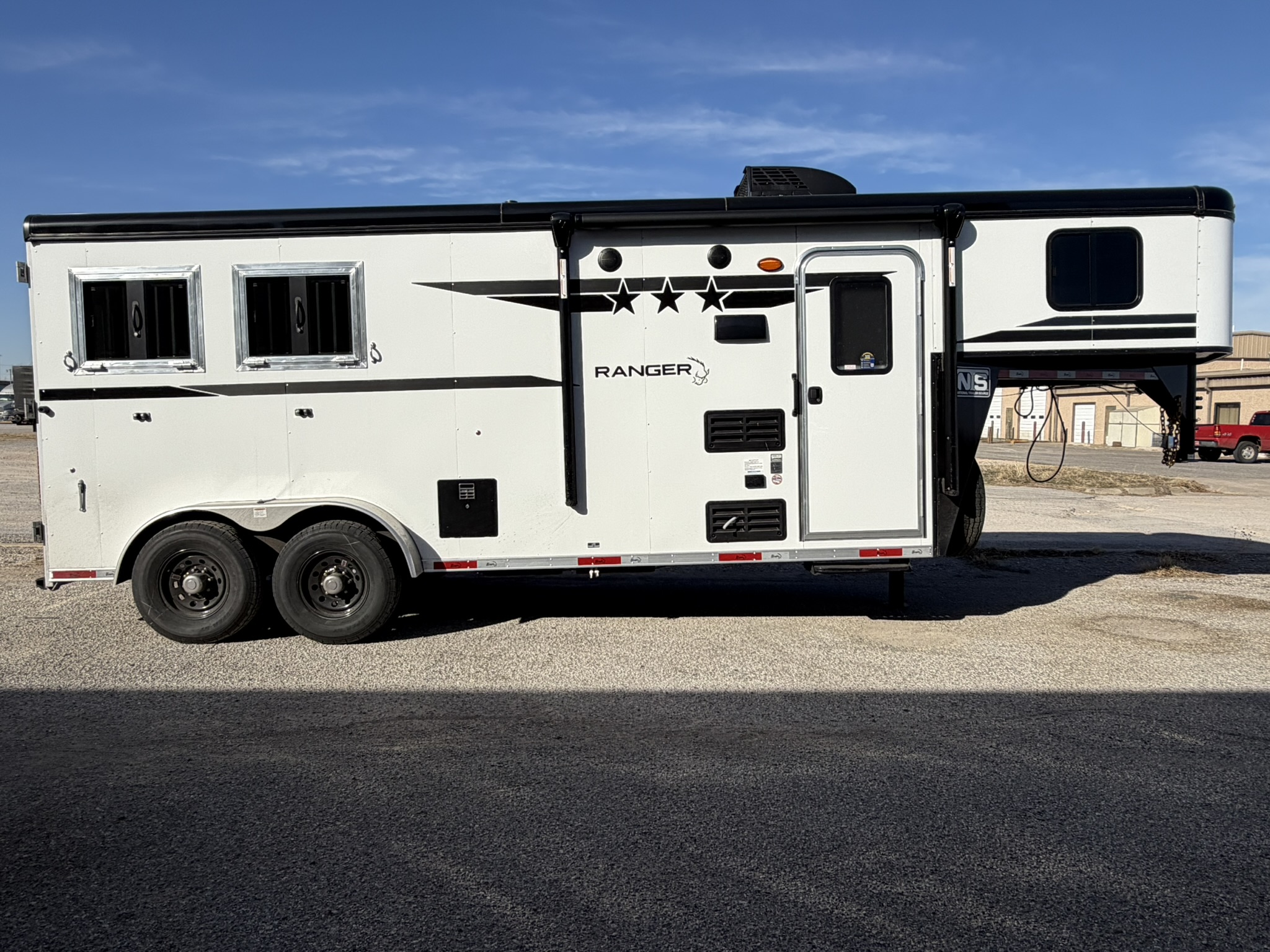 Trailer Photo 15