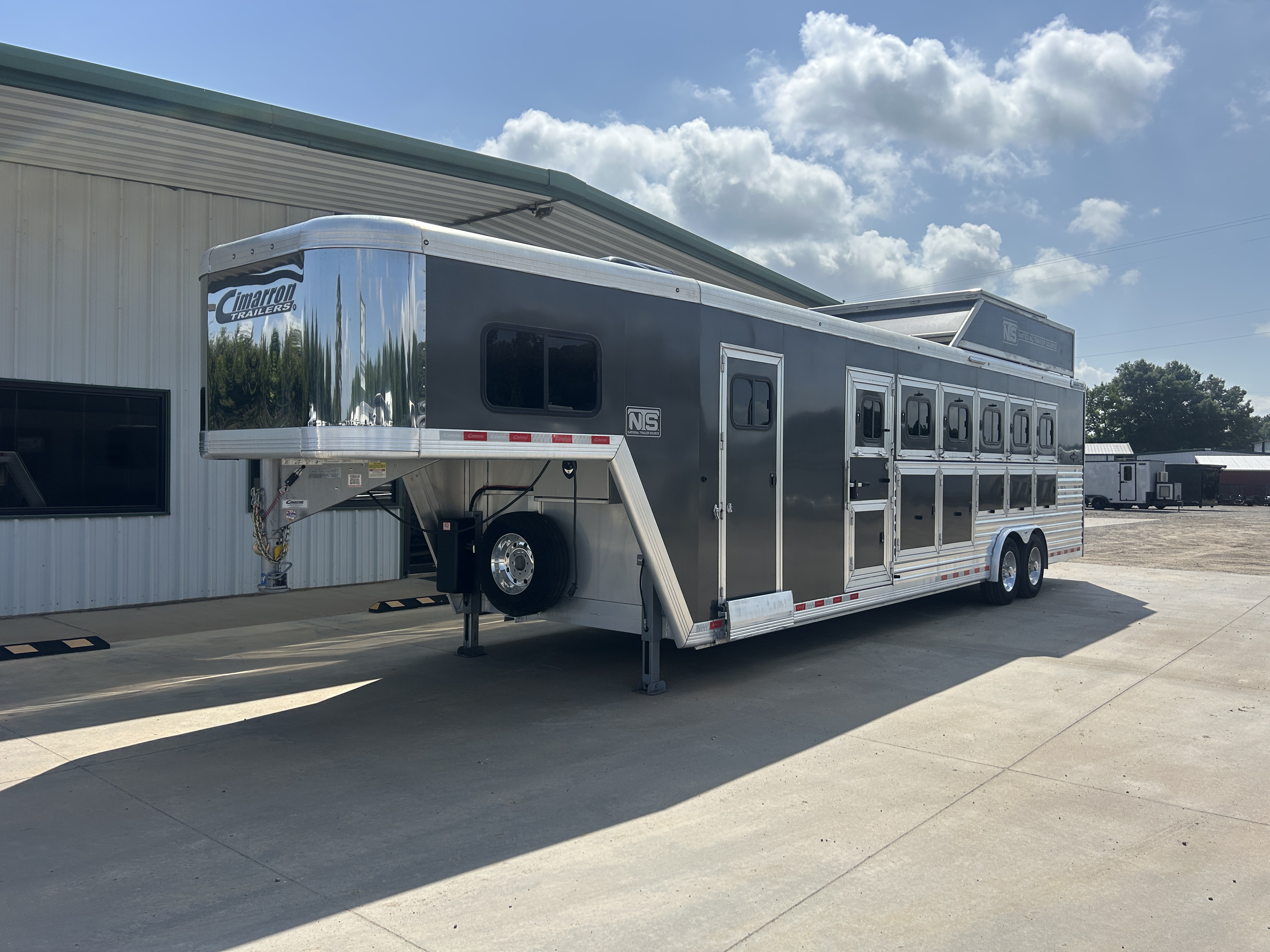 Loading Conversion Table 2025 Cimarron 6 Horse Slant Load Gooseneck Trailer | Horse Trailer World
